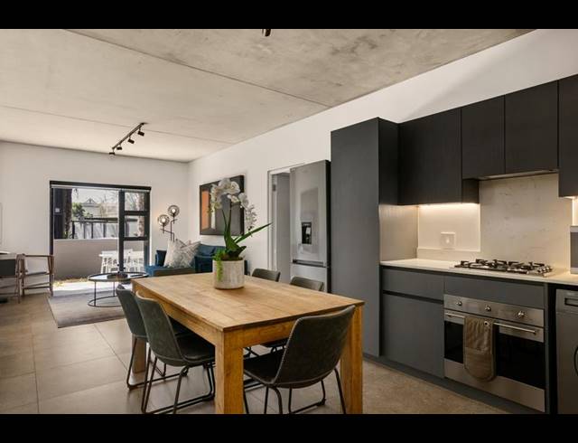 1 BEDROOM APARTMENT FOR SALE IN HYDE PARK